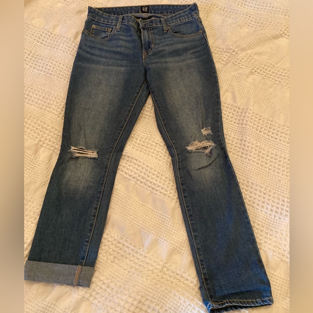 Gap denim Girlfriend crops. Size 26. Medium wash.